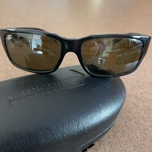Vintage designer Serengeti Men’s Sunglasses